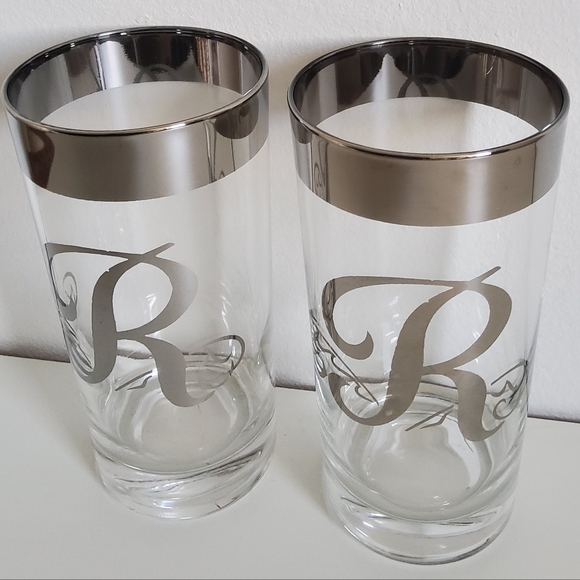 Vintage Set of 2 Dorothy Thorpe Silver Band Glasses - Picture 3 of 6